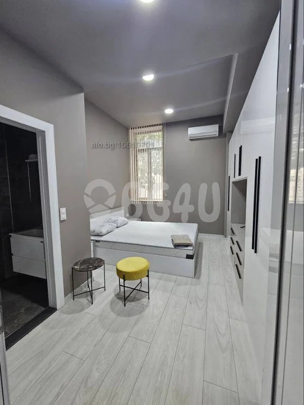 Etaj din casă în zona Centrală (Centru Ideal), Varna