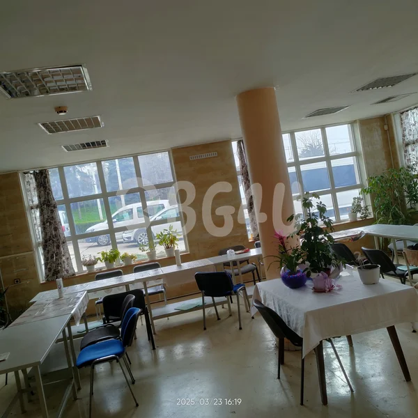 DE ÎNCHIRIAT – SPAȚIU COMERCIAL / INDUSTRIAL